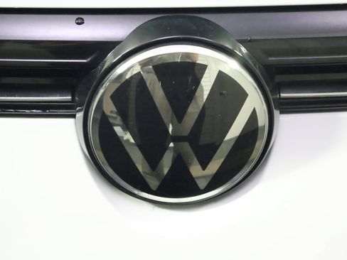 Used 2025 Volkswagen Taos SE AWD/4WD image 19