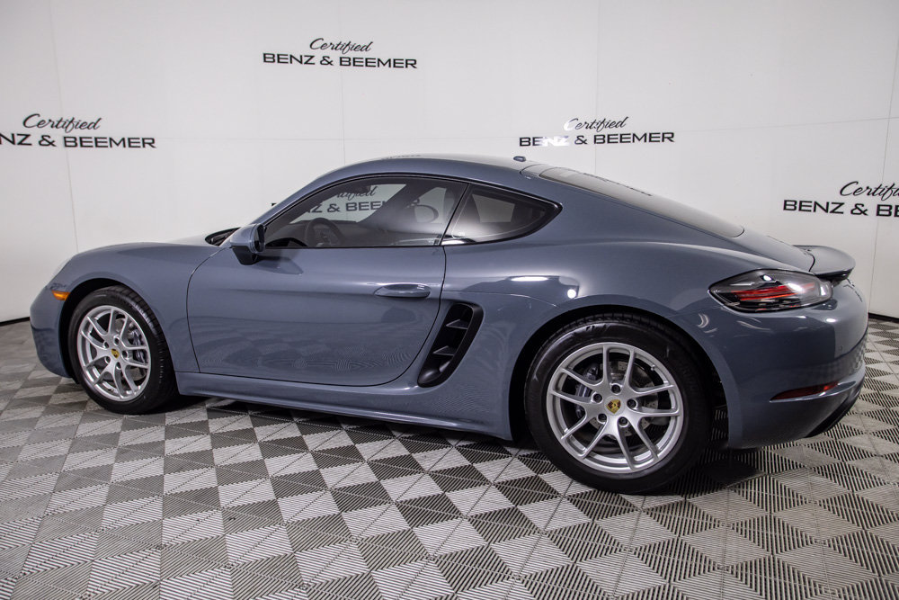 Used 2018 Porsche 718 Cayman RWD image 11