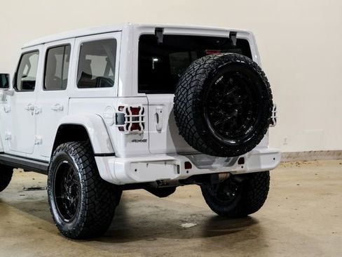 Used 2021 Jeep Wrangler Unlimited Sahara w/ Cold Weather Group AWD/4WD image 40