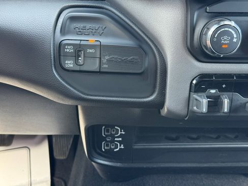 Used 2024 RAM 3500 Big Horn image 29