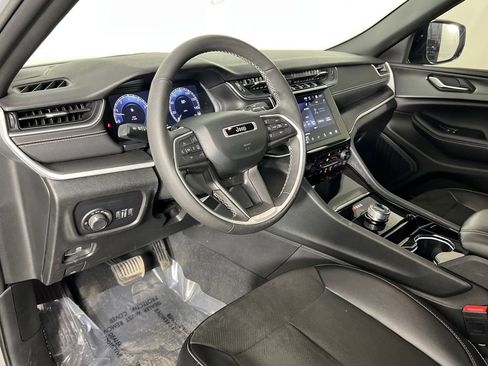 Used 2023 Jeep Grand Cherokee Altitude image 27