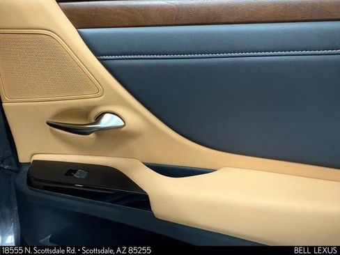 Used 2025 Lexus ES 300h w/ Premium Package FWD image 22