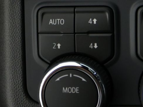 Used 2026 Chevrolet Tahoe Z71 w/ Comfort Package AWD/4WD image 28