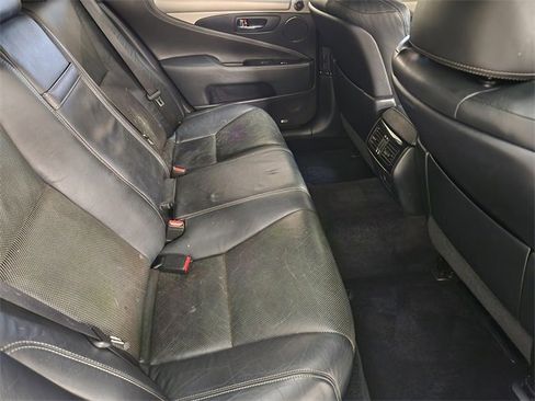 Used 2015 Lexus LS 460 image 30