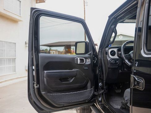 Used 2024 Jeep Wrangler Sport S image 27