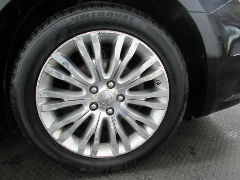 Used 2011 Chrysler 200 Limited FWD image 19