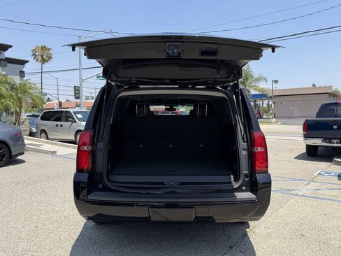 Used 2018 Chevrolet Suburban LS RWD image 25