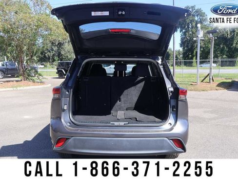 Used 2023 Toyota Highlander Platinum image 28
