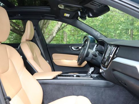 Used 2019 Volvo XC60 T6 Momentum w/ Premium Package AWD/4WD image 36