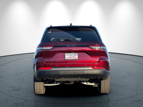 New 2026 Jeep Grand Cherokee Altitude image 5