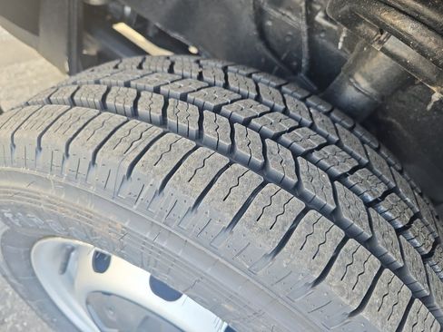 Used 2017 Ford Transit 250 130 Low Roof image 31