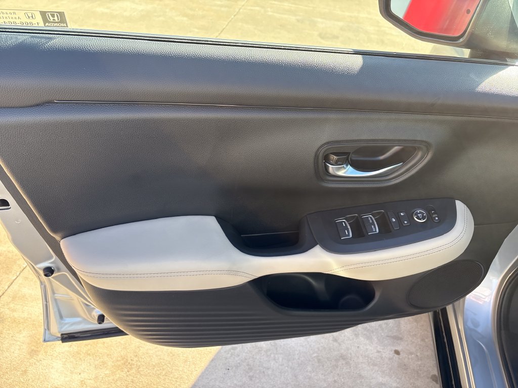 Used 2025 Honda HR-V EX-L image 10