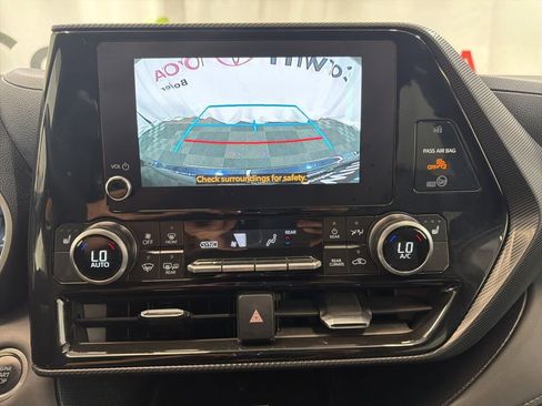 Used 2025 Toyota Highlander XSE AWD/4WD image 33