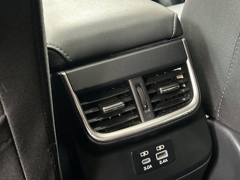 Used 2025 Subaru Outback Premium image 17