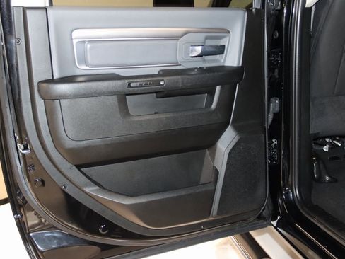 Used 2022 RAM 1500 Classic SLT image 48