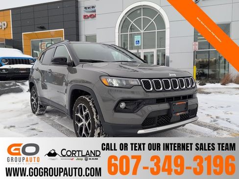 Used 2024 Jeep Compass Limited image 1