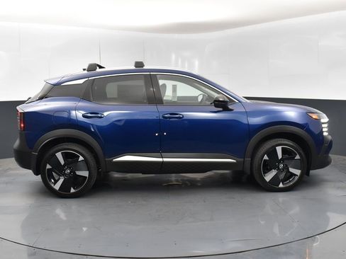 New 2026 Nissan Kicks SR w/ Cold Weather Package AWD/4WD image 8