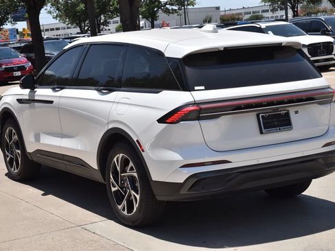 New 2026 Lincoln Nautilus Premier w/ Jet Appearance Package AWD/4WD image 9
