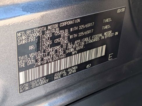 Used 2020 Toyota RAV4 XLE w/ All Weather Liner Package AWD/4WD image 29