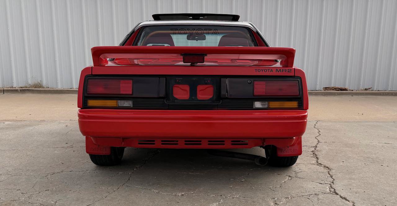 Used 1987 Toyota MR2 RWD image 3