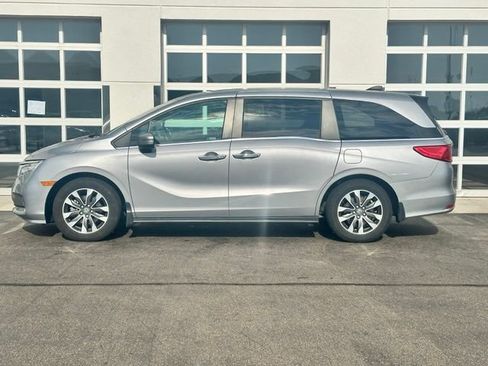 Used 2024 Honda Odyssey EX-L image 3