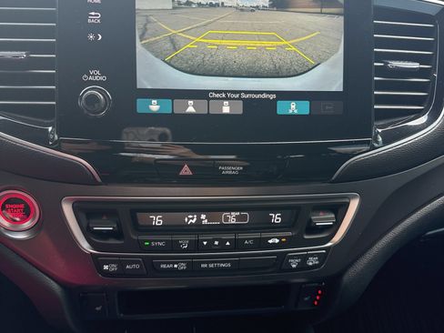 Used 2025 Honda Passport EX-L image 6
