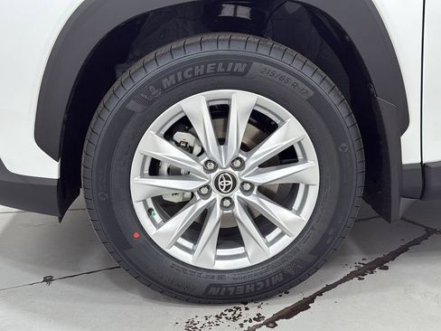 New 2026 Toyota Corolla Cross LE image 24