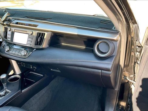 Used 2013 Toyota RAV4 Limited image 18