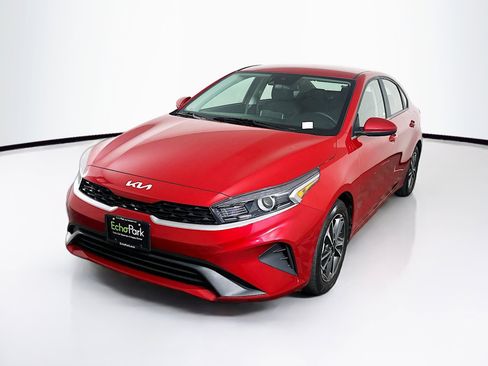 Used 2024 Kia Forte LXS image 3