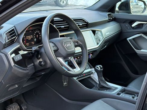 Used 2025 Audi Q3 2.0T Premium image 17