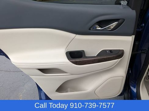 Used 2023 GMC Acadia Denali w/ Denali Ultimate Package FWD image 30