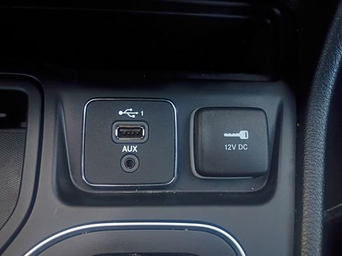 Used 2021 Jeep Cherokee Latitude Lux w/ Comfort/Convenience Group image 6