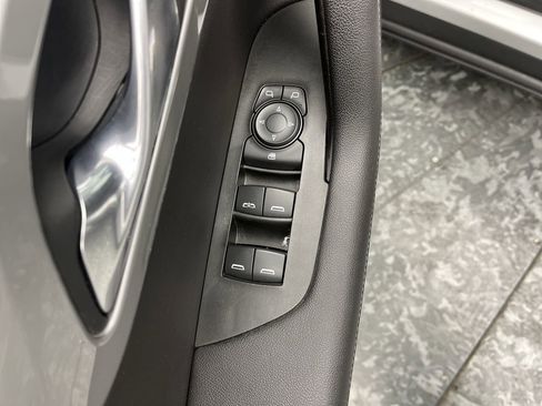 Used 2019 Chevrolet Blazer LT image 7