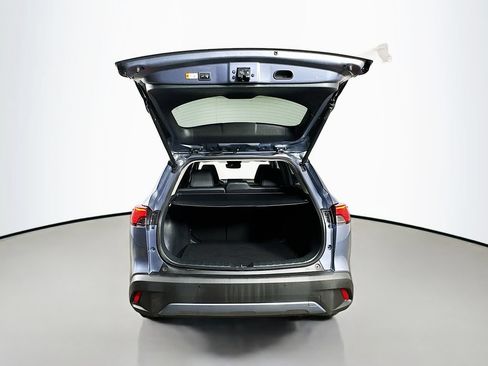 Used 2025 Toyota Corolla Cross XLE w/ Convenience Package FWD image 34