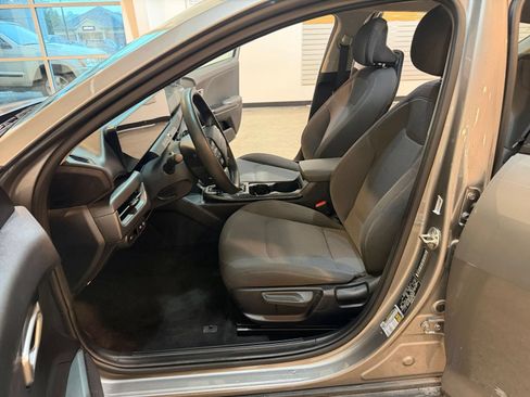 Used 2025 Kia K4 FWD image 27