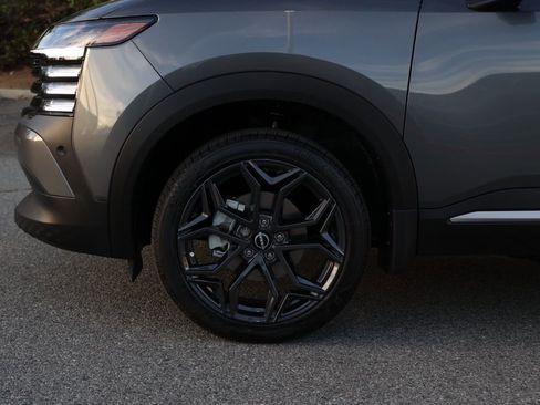 New 2026 Nissan Kicks SR image 11