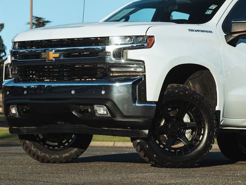 Used 2019 Chevrolet Silverado 1500 LT w/ Convenience Package image 2