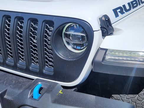 Used 2022 Jeep Wrangler Unlimited Rubicon 4xe w/ Cold Weather Group AWD/4WD image 4