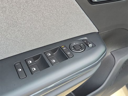 New 2025 Kia K4 EX image 21