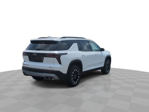 Used 2025 Chevrolet Traverse Z71 w/ Enhanced Driving Package AWD/4WD image 8