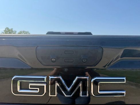 Used 2022 GMC Sierra 2500 AT4 AWD/4WD image 5
