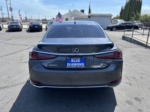 Used 2021 Lexus ES 300h w/ Premium Package FWD image 5