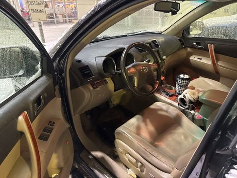 Used 2010 Toyota Highlander Limited image 6