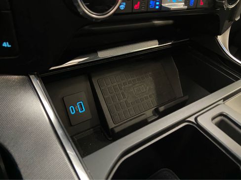 Used 2022 Ford F150 Platinum image 46