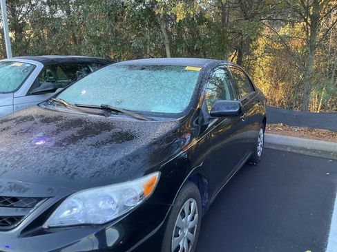 Used 2011 Toyota Corolla image 10