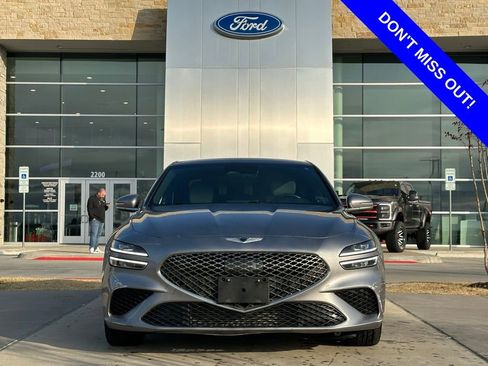 Used 2022 Genesis G70 2.0T image 2