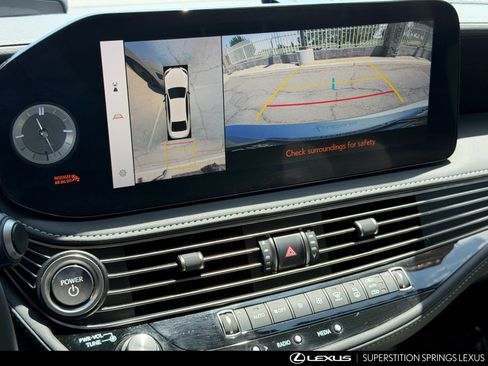 Used 2023 Lexus LS 500h AWD w/ Luxury Package image 19