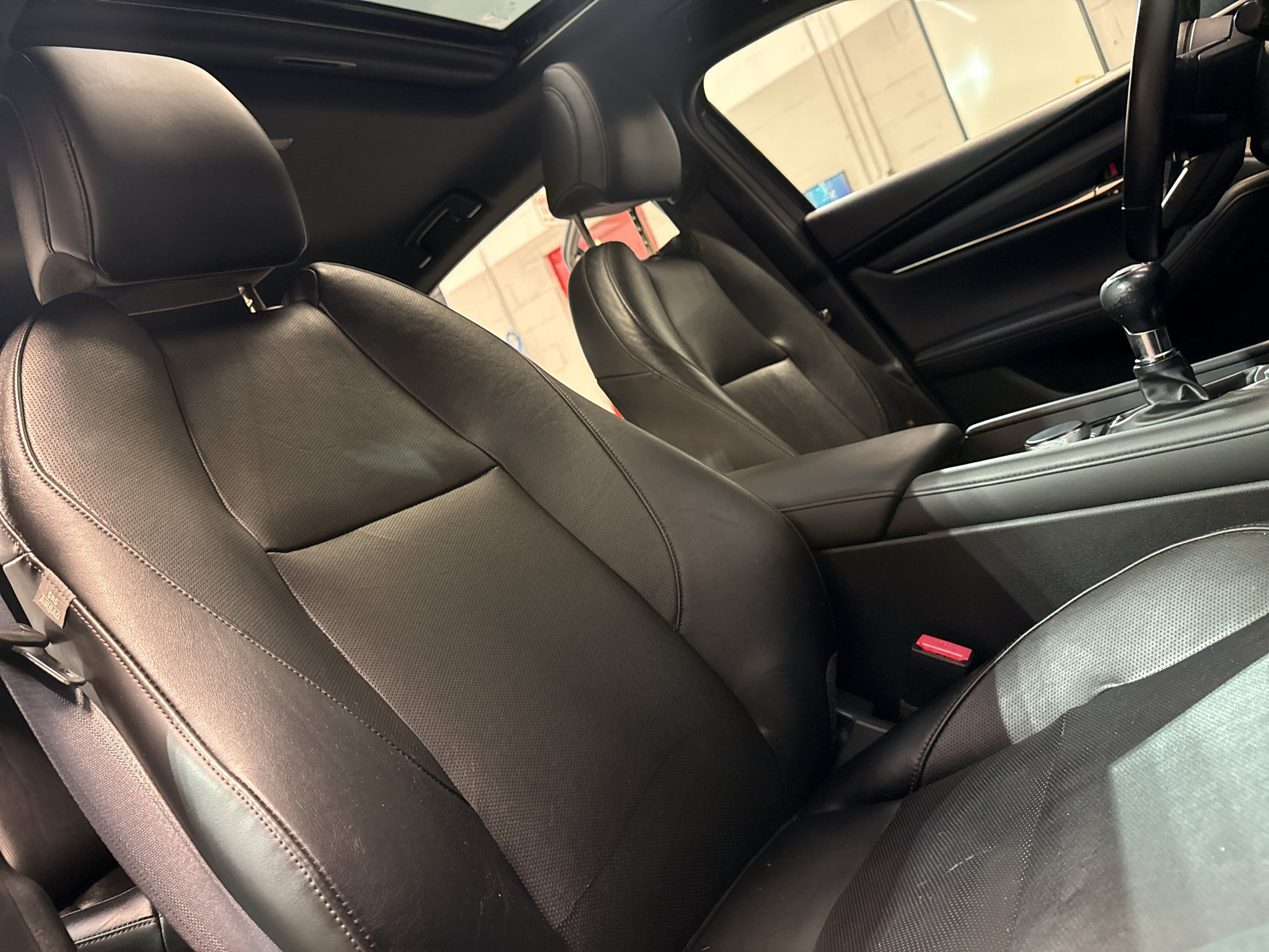 Used 2019 MAZDA MAZDA3 Hatchback w/ Preferred Package FWD image 24