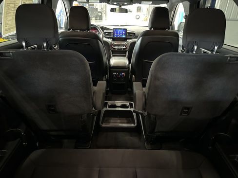 Used 2020 Ford Explorer XLT w/ Comfort Package AWD/4WD image 32