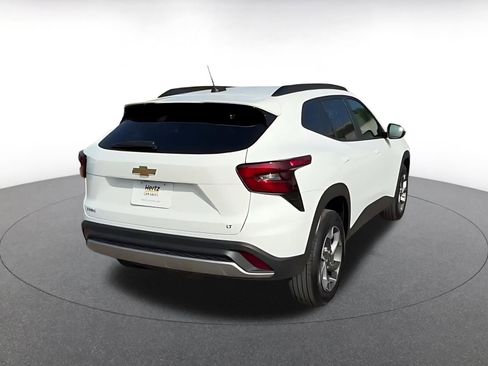 Used 2025 Chevrolet Trax LT image 11